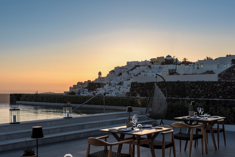 Aeifos Boutique Hotel — Restaurant & bars in Imerovigli, South Aegean