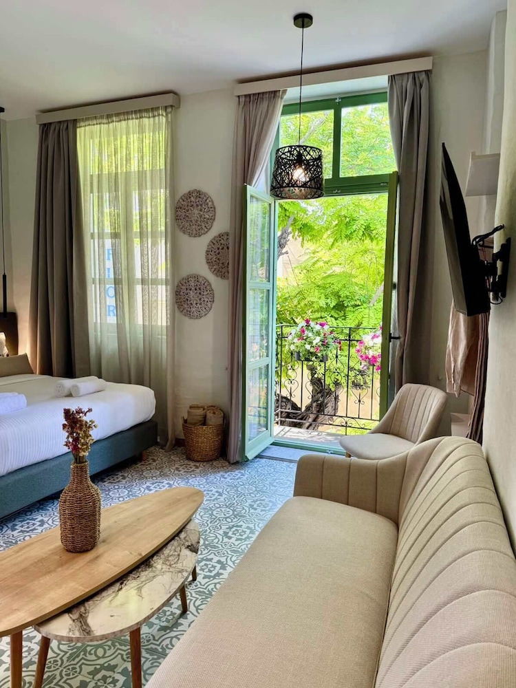 Hotel Acandia — Hotel rooms in Rhodes Town, South Aegean