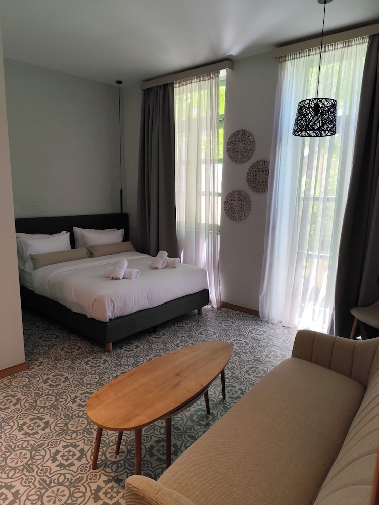 Hotel Acandia — Hotel rooms in Rhodes Town, South Aegean
