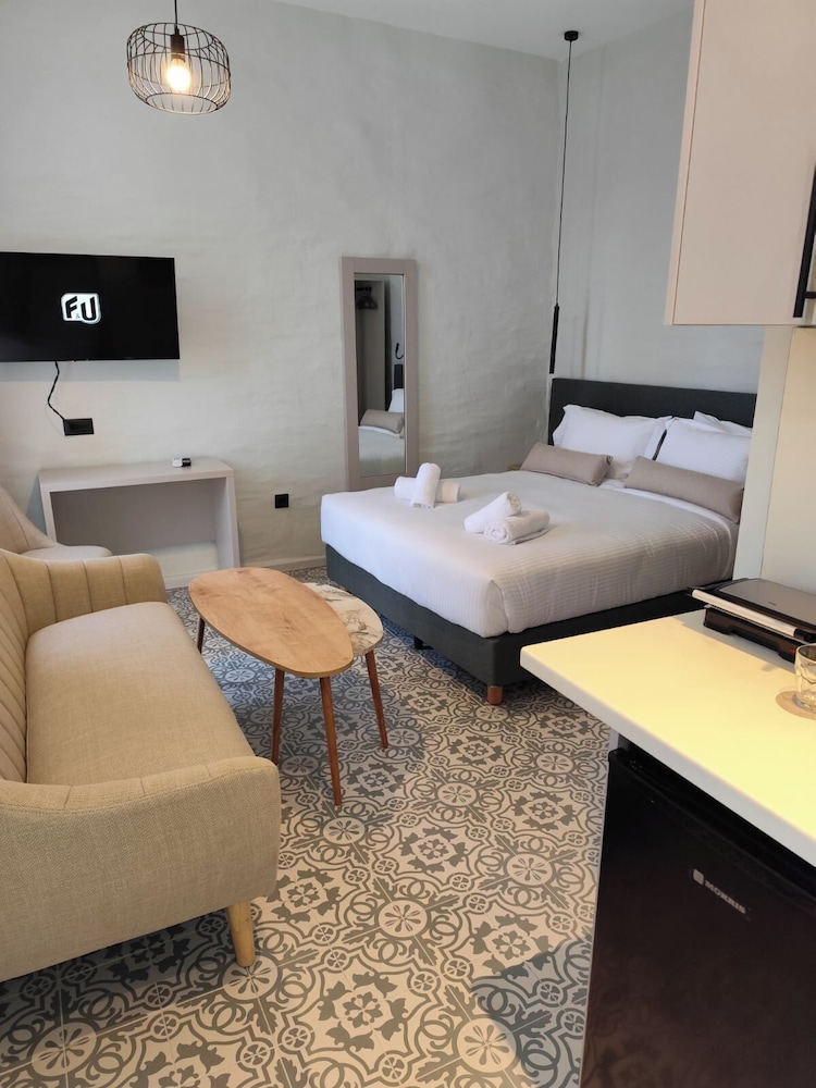 Hotel Acandia — Hotel rooms in Rhodes Town, South Aegean