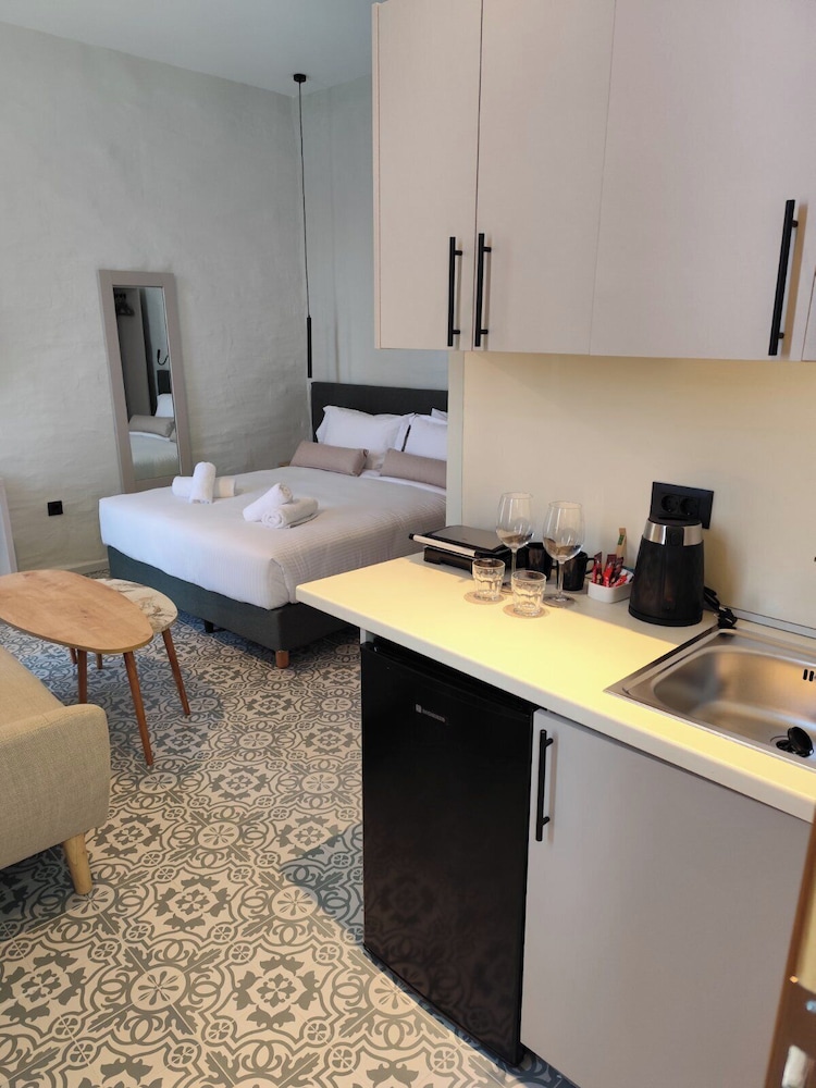 Hotel Acandia — Hotel rooms in Rhodes Town, South Aegean