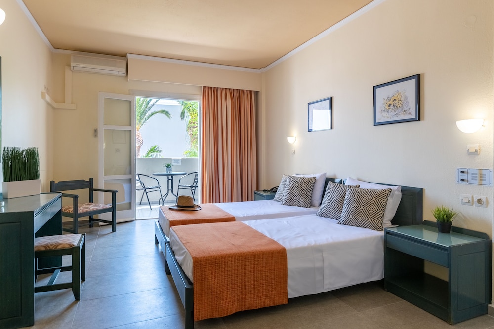 Dedalos Hotel — Hotel rooms in Malia