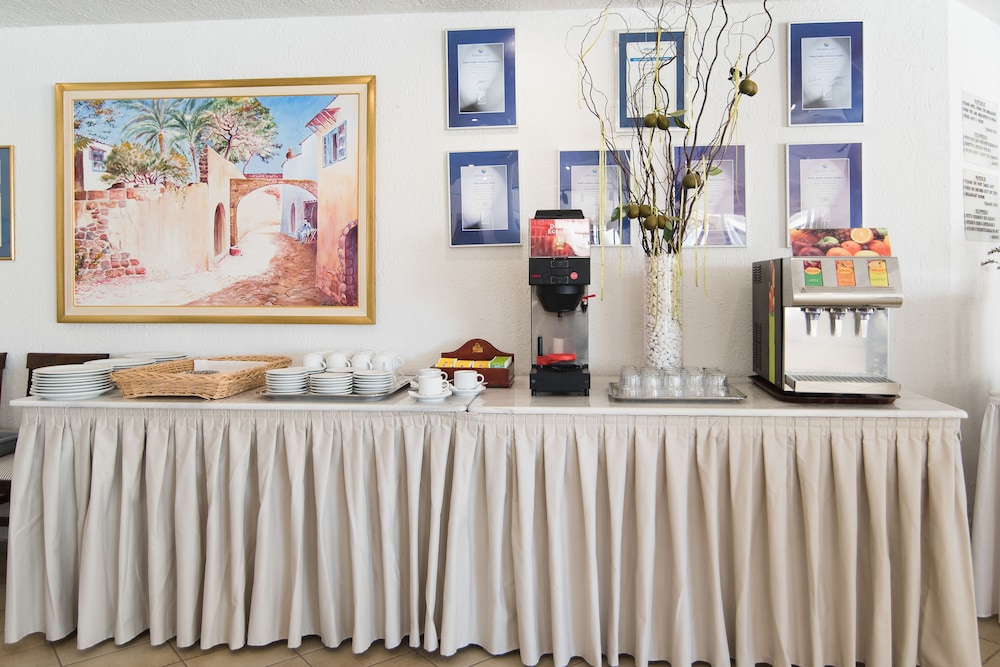 Dedalos Hotel — Restaurant & bars in Malia