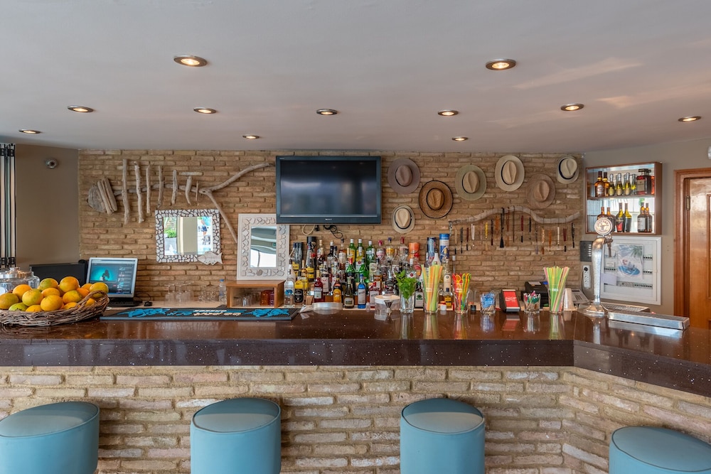 Dedalos Hotel — Restaurant & bars in Malia