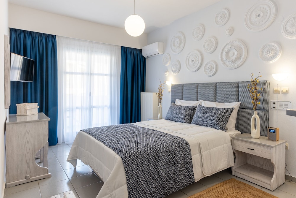 Dedalos Hotel — Hotel rooms in Malia