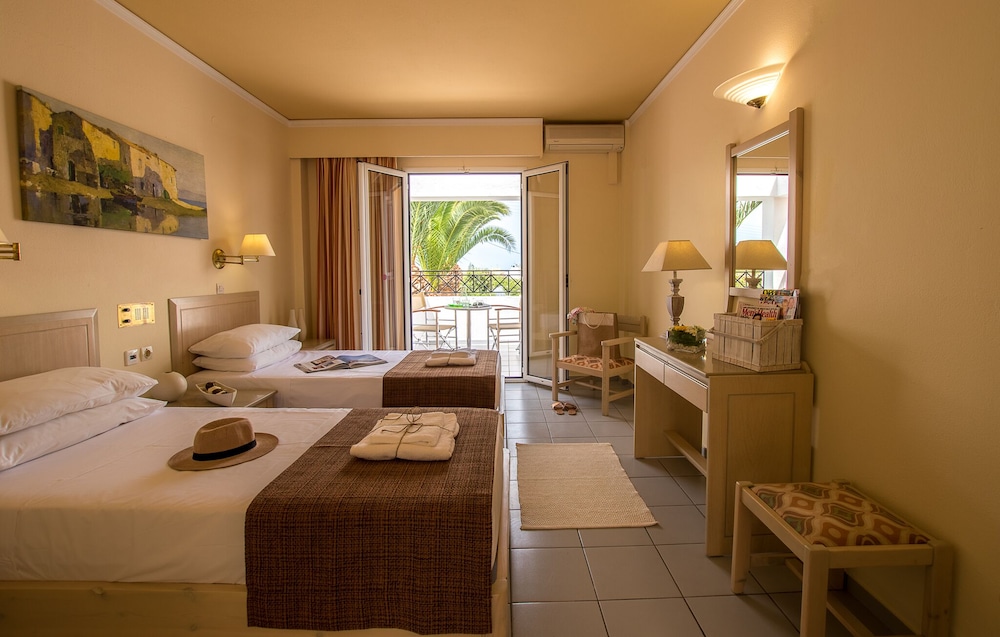 Dedalos Hotel — Hotel rooms in Malia