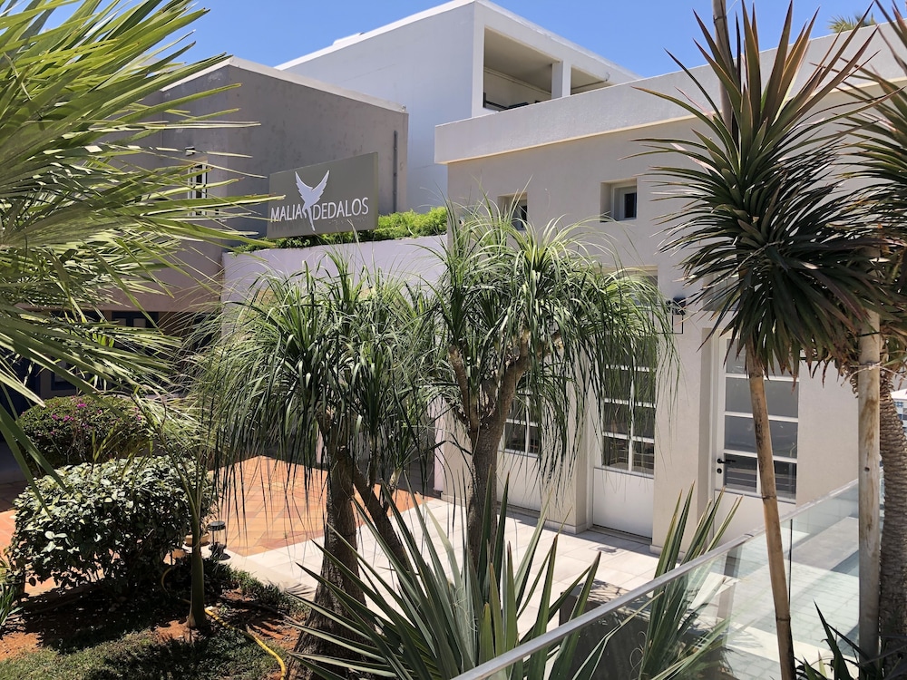 Dedalos Hotel — Hotel building in Malia