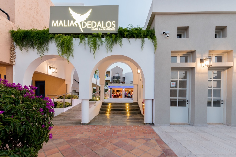 Dedalos Hotel — Hotel building in Malia