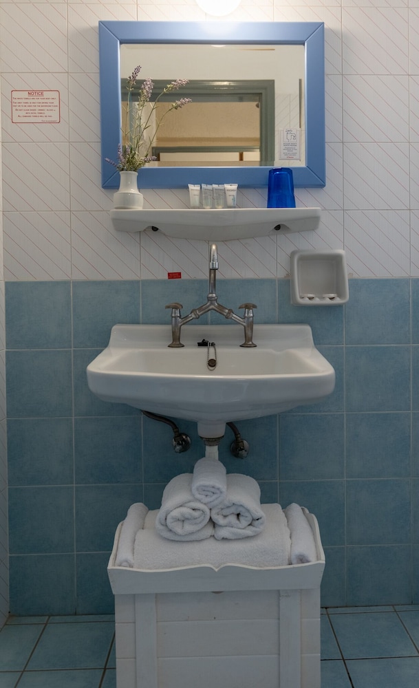 Dedalos Hotel — Hotel rooms in Malia