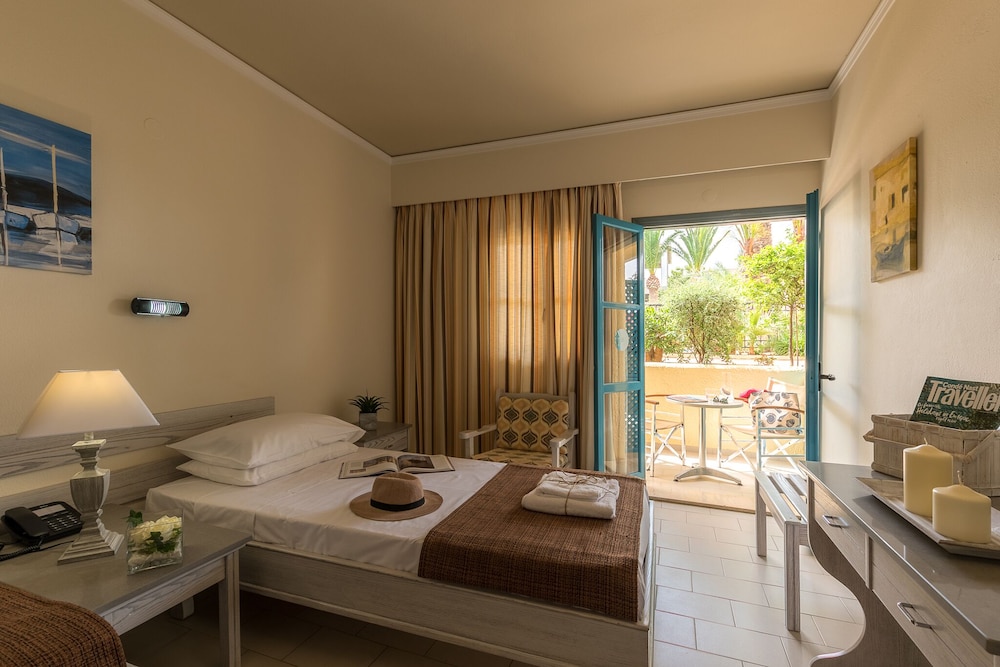 Dedalos Hotel — Hotel rooms in Malia