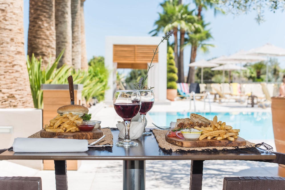 Dedalos Hotel — Restaurant & bars in Malia