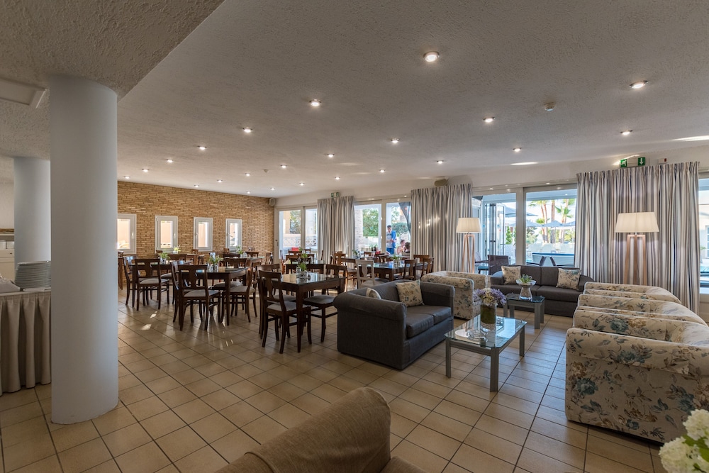 Dedalos Hotel — Restaurant & bars in Malia