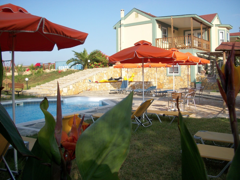 Zest @ Xi Beach — Swimming pool in Mantzavinata, Ionian Islands