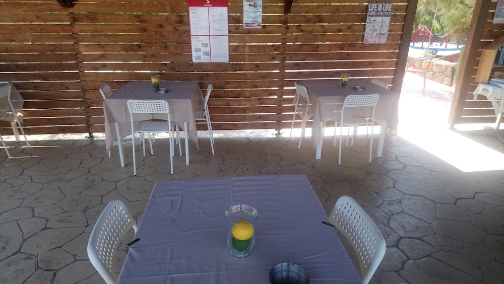 Zest @ Xi Beach — Restaurant & bars in Mantzavinata, Ionian Islands
