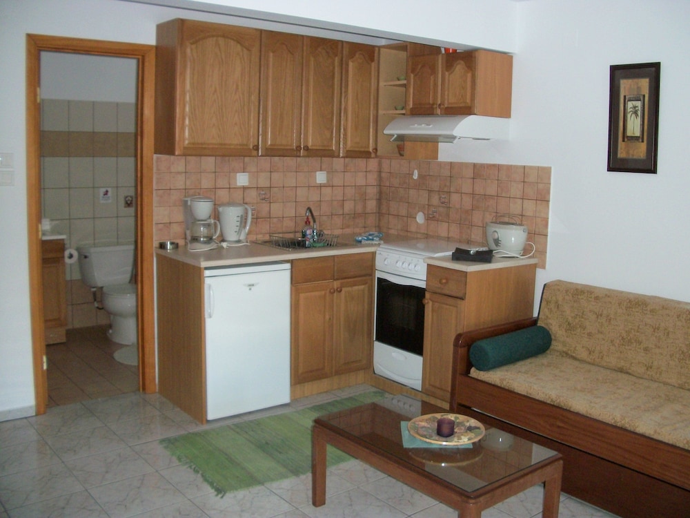Zest @ Xi Beach — Hotel rooms in Mantzavinata, Ionian Islands
