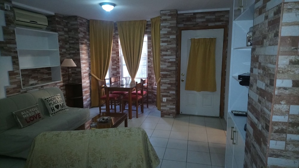 Zest @ Xi Beach — Hotel rooms in Mantzavinata, Ionian Islands