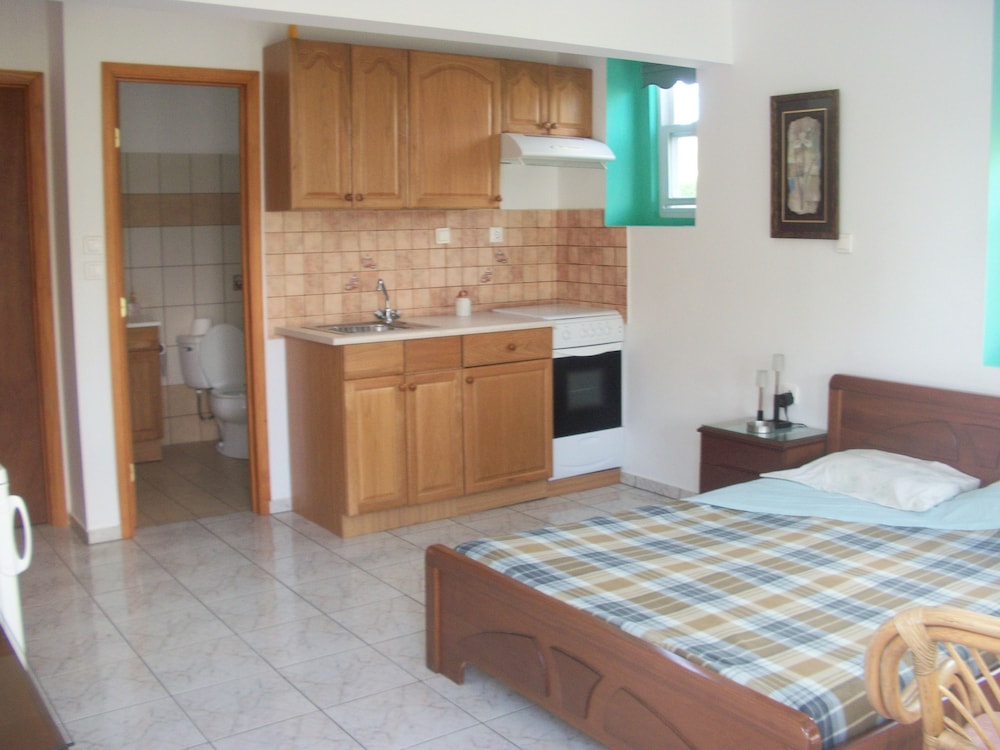 Zest @ Xi Beach — Hotel rooms in Mantzavinata, Ionian Islands