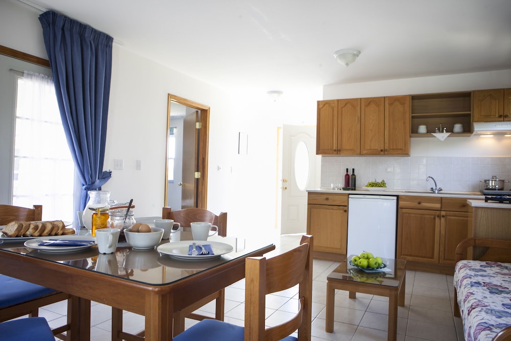Zest @ Xi Beach — Hotel rooms in Mantzavinata, Ionian Islands