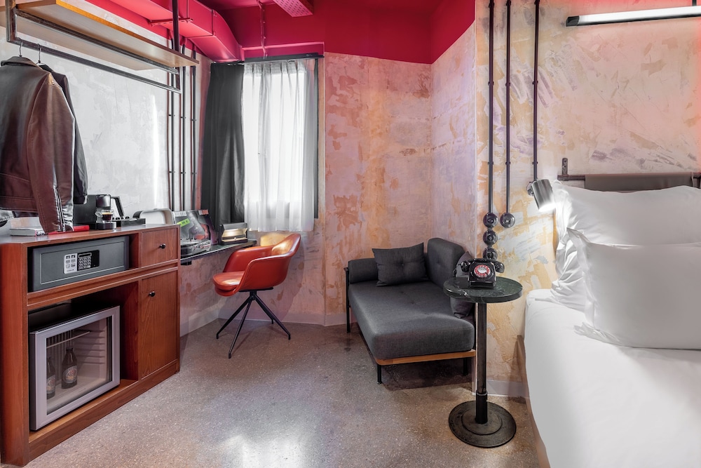 Max Brown Hotel Downtown, part of Sircle Collection (Formally known as Dave Red) — Hotel rooms in Athens, Attica