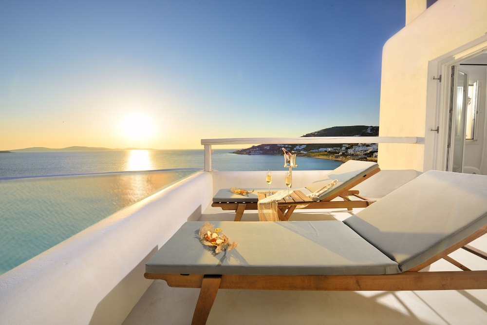 Amazon Mykonos Resort & Spa — Hotel rooms in Ornos, South Aegean