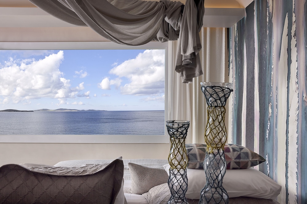 Amazon Mykonos Resort & Spa — Hotel rooms in Ornos, South Aegean