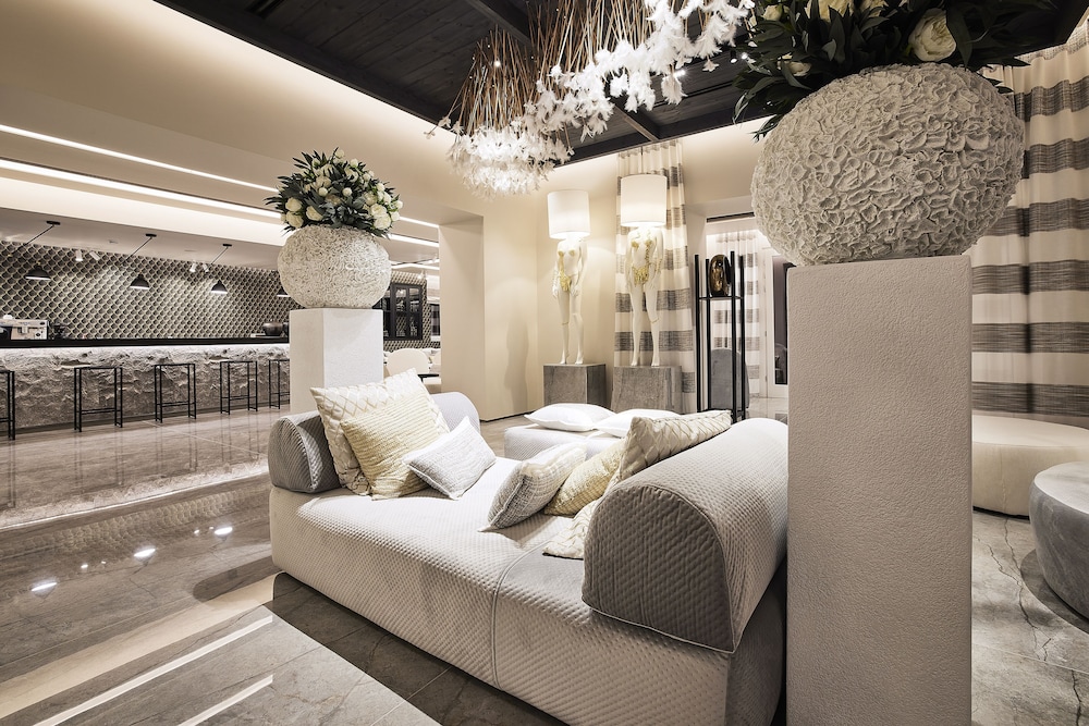 Amazon Mykonos Resort & Spa — Hotel rooms in Ornos, South Aegean