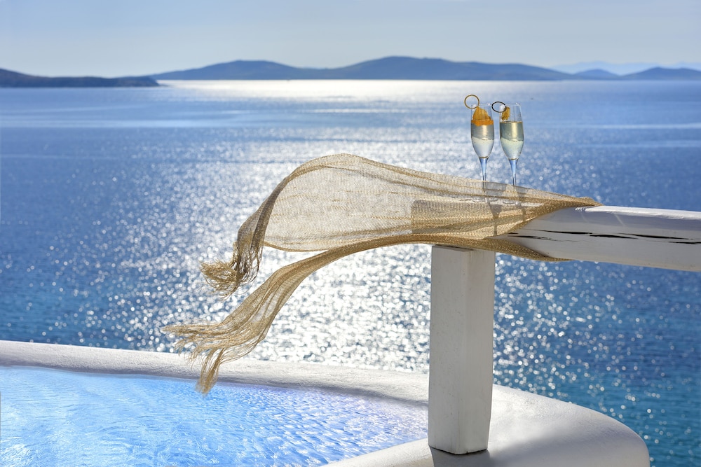 Amazon Mykonos Resort & Spa — Restaurant & bars in Ornos, South Aegean