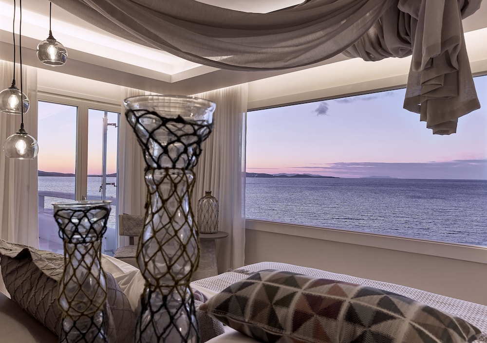 Amazon Mykonos Resort & Spa — Hotel rooms in Ornos, South Aegean