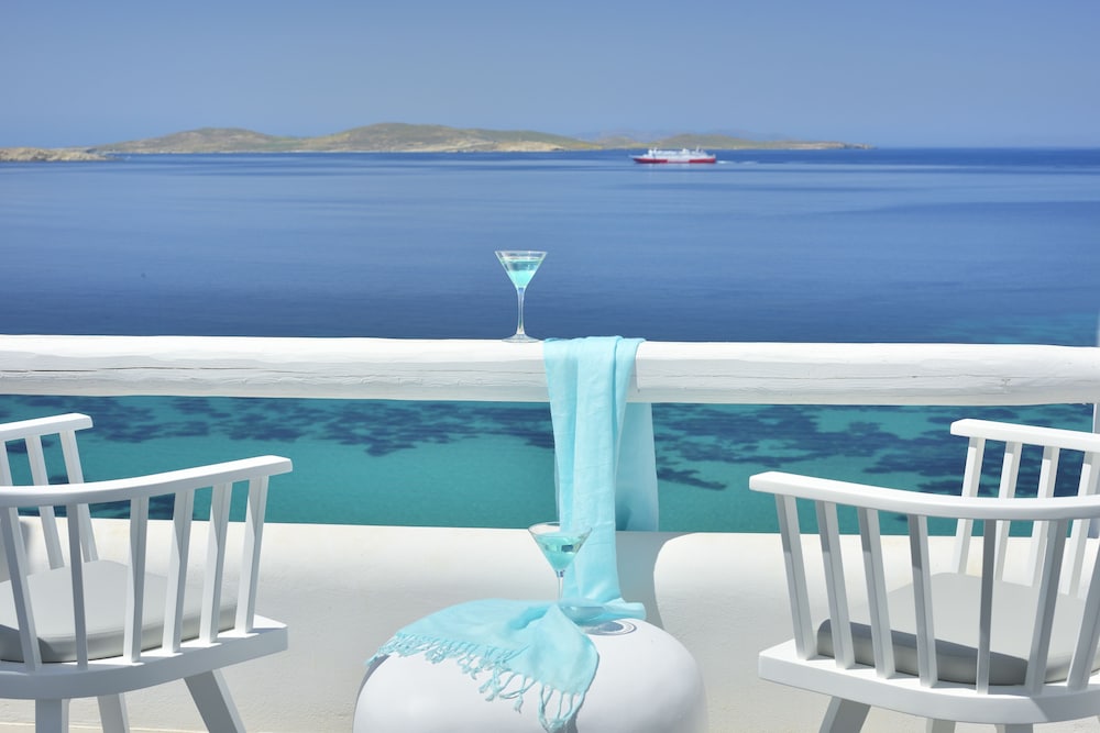 Amazon Mykonos Resort & Spa — Restaurant & bars in Ornos, South Aegean