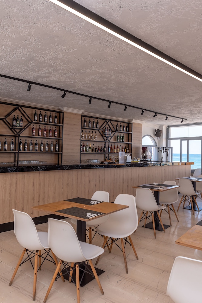 Azure Mare Hotel — Restaurant & bars in Hersonissos