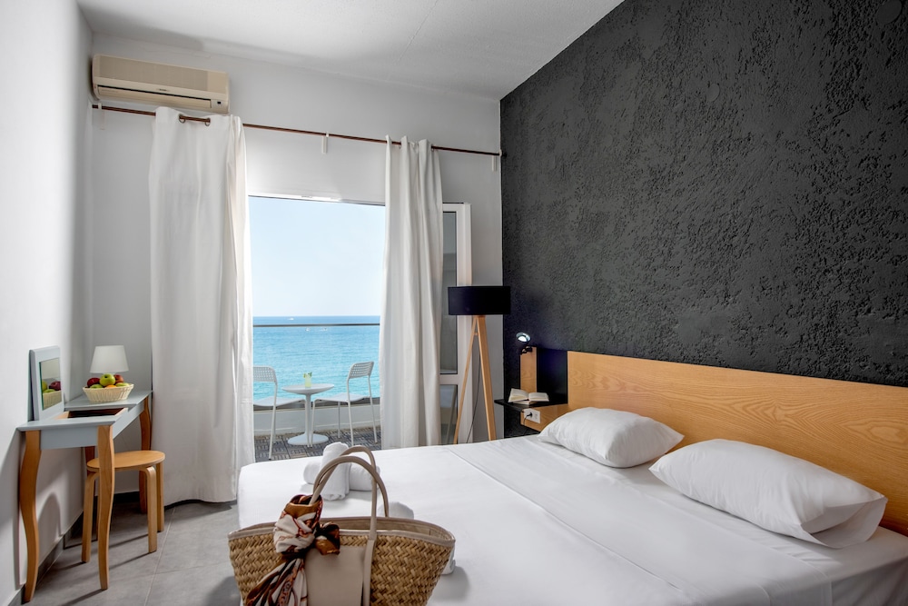 Azure Mare Hotel — Hotel rooms in Hersonissos