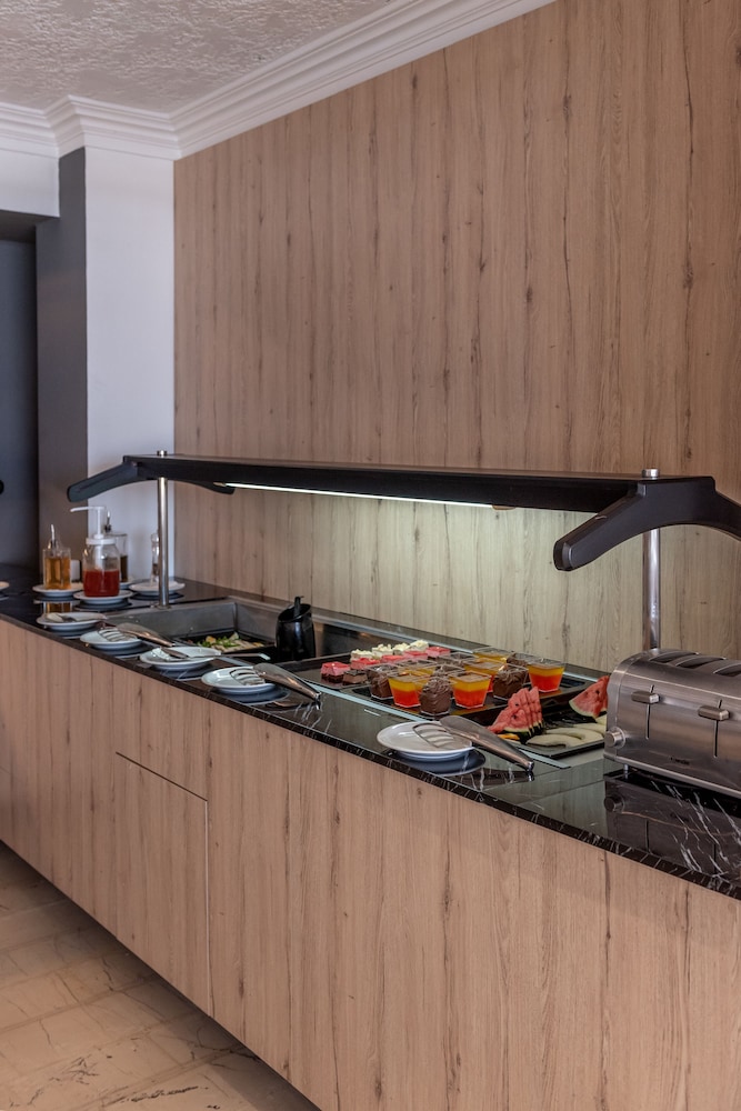 Azure Mare Hotel — Restaurant & bars in Hersonissos