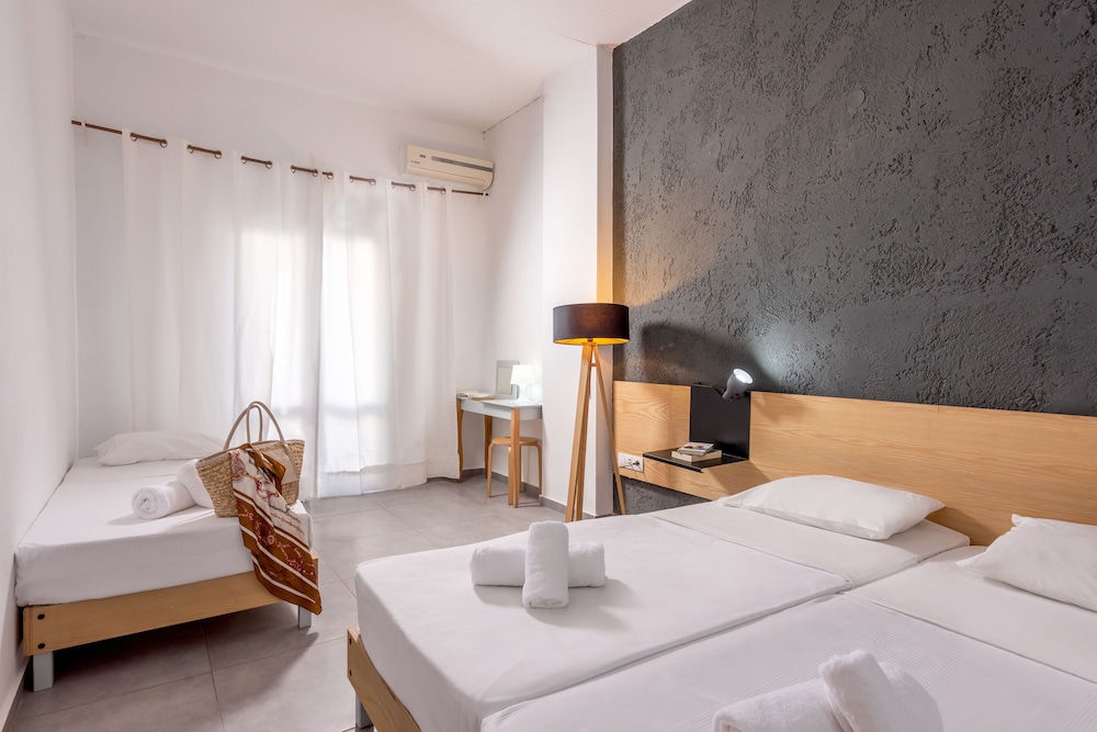 Azure Mare Hotel — Hotel rooms in Hersonissos