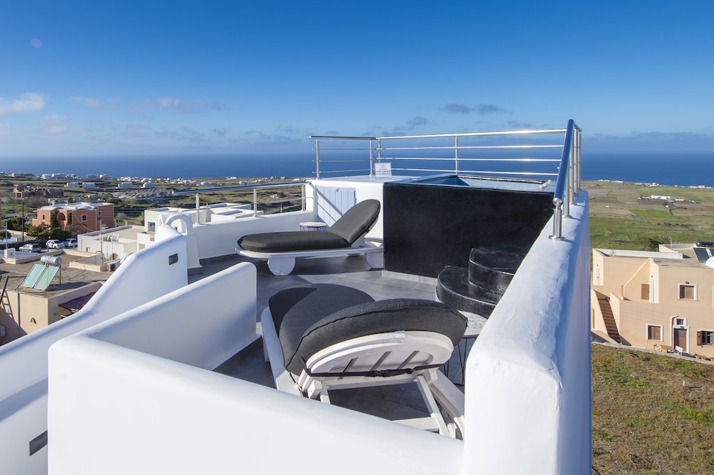 Sole d'oro Luxury Suites — Hotel rooms in Oia, South Aegean