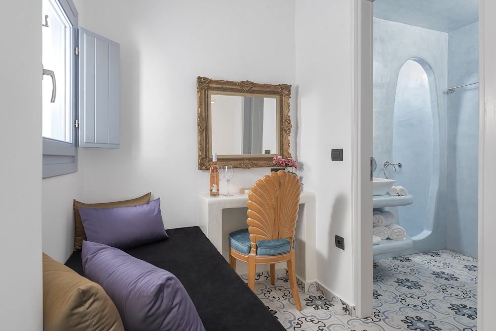 Sole d'oro Luxury Suites — Hotel rooms in Oia, South Aegean