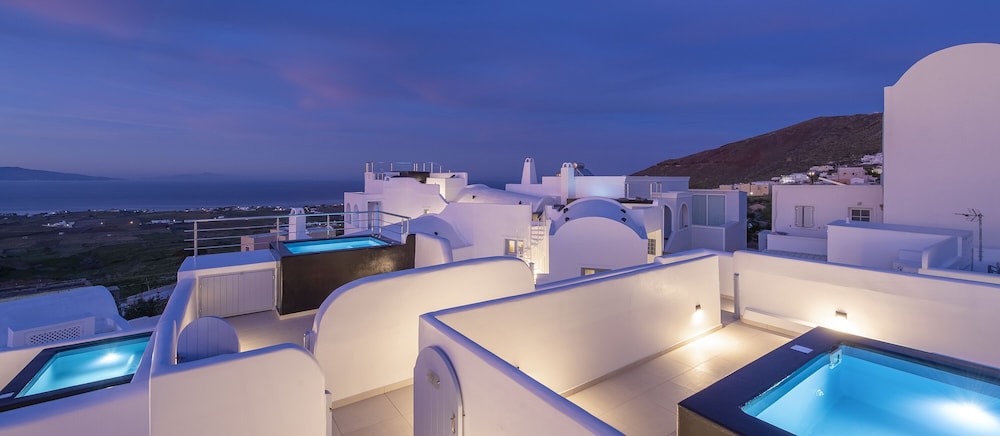 Sole d'oro Luxury Suites — Hotel rooms in Oia, South Aegean