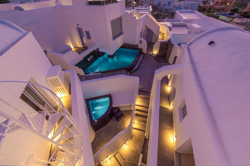 Sole d'oro Luxury Suites — Hotel rooms in Oia, South Aegean