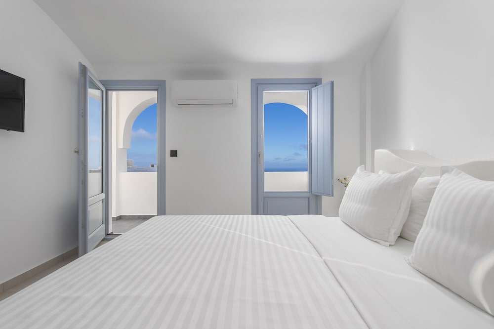 Sole d'oro Luxury Suites — Hotel rooms in Oia, South Aegean