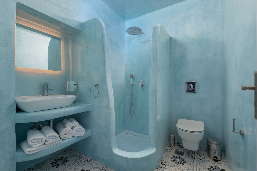 Sole d'oro Luxury Suites — Hotel rooms in Oia, South Aegean