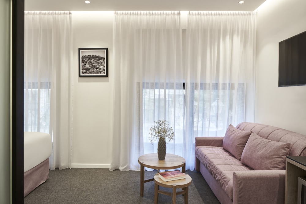 NLH MONASTIRAKI - Neighborhood Lifestyle Hotels — Hotel rooms in Athens, Attica