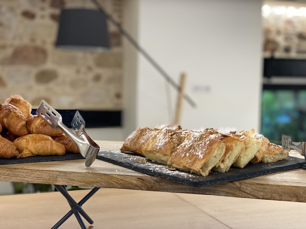 NLH MONASTIRAKI - Neighborhood Lifestyle Hotels — Restaurant & bars in Athens, Attica