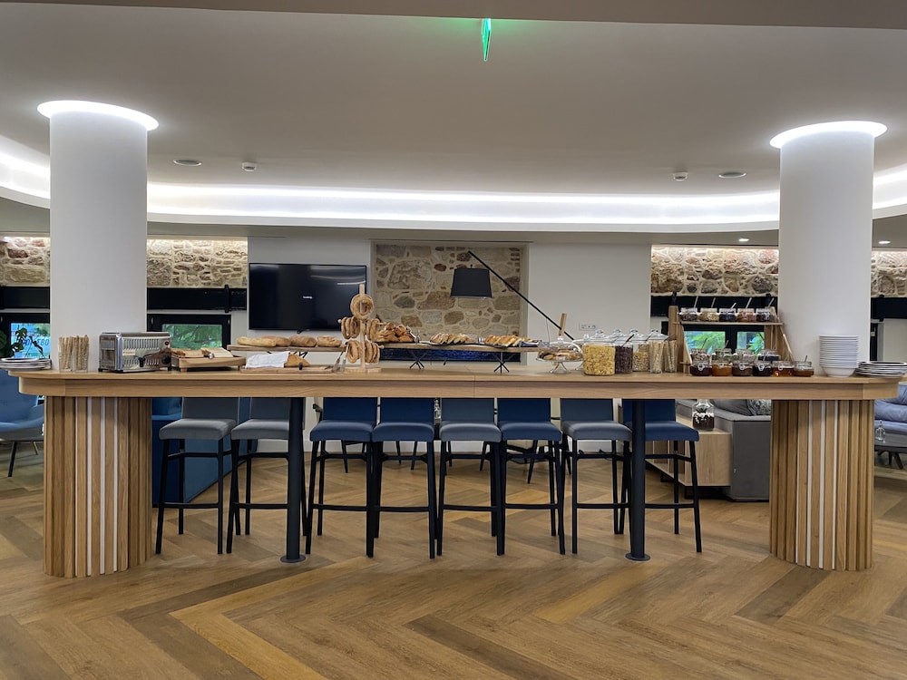 NLH MONASTIRAKI - Neighborhood Lifestyle Hotels — Restaurant & bars in Athens, Attica