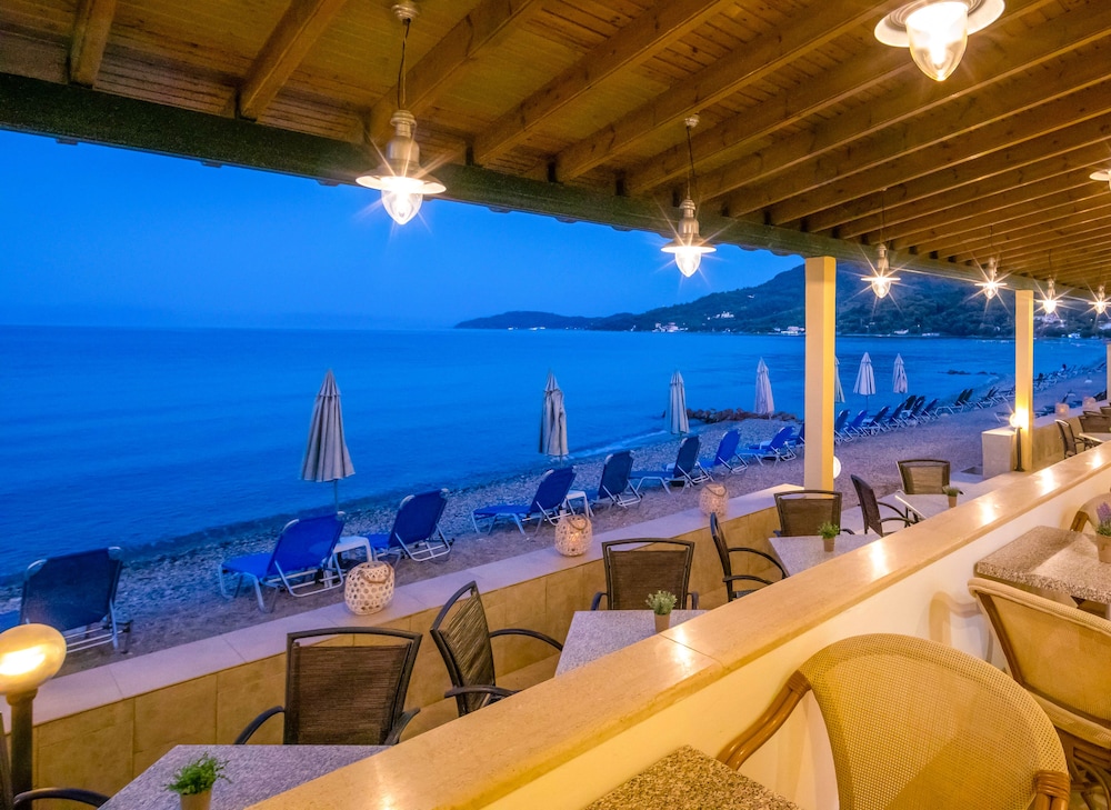 Hotel Rossis — Restaurant & bars in Moraitika, Ionian Islands