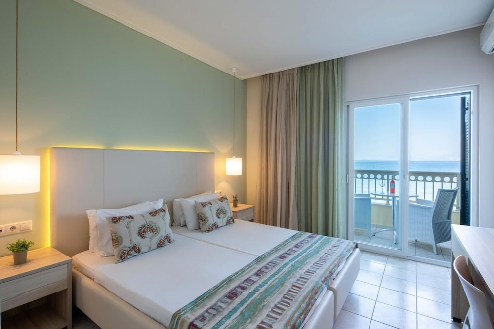 Hotel Rossis — Hotel rooms in Moraitika, Ionian Islands