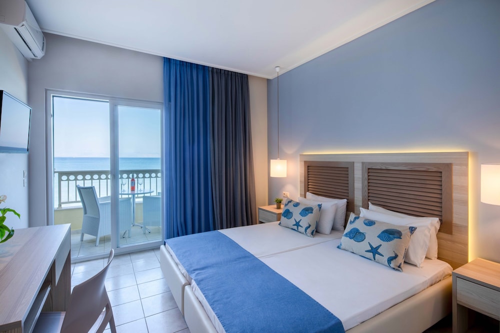 Hotel Rossis — Hotel rooms in Moraitika, Ionian Islands