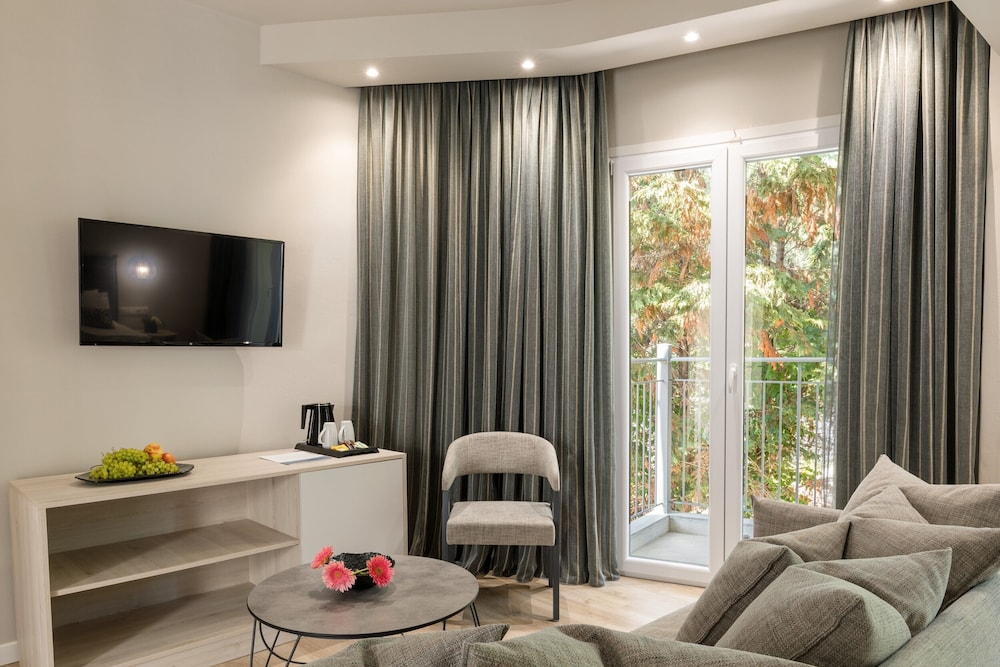 Melina Oasis Boutique Hotel — Hotel rooms in Kassopei, Ionian Islands
