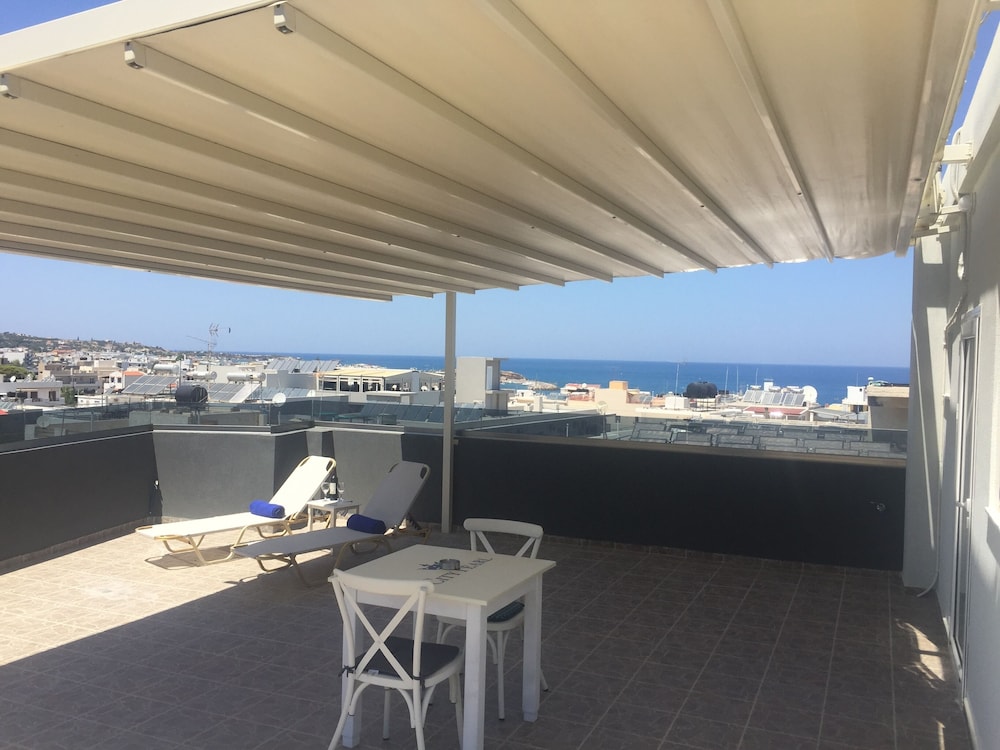 City Pearl — Hotel building in Hersonissos