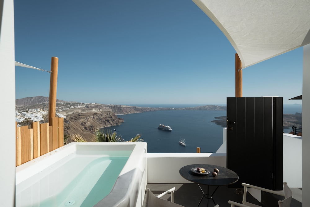 Stella Rocca A Mare — Hotel rooms in Imerovigli, South Aegean