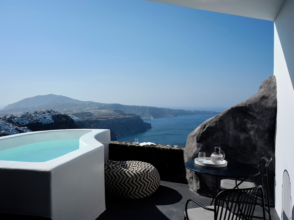 Stella Rocca A Mare — Spa in Imerovigli, South Aegean
