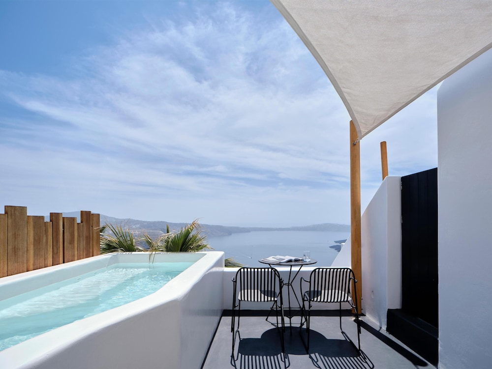 Stella Rocca A Mare — Hotel rooms in Imerovigli, South Aegean